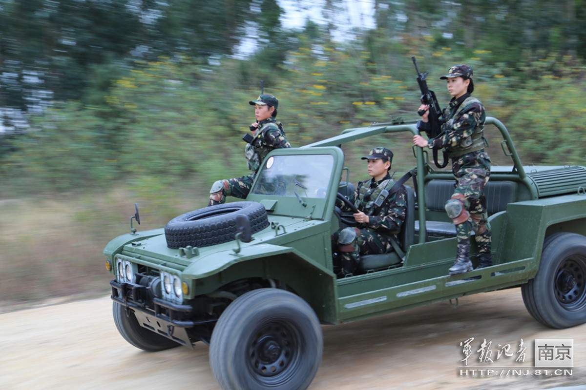 Choang vang voi cach Trung Quoc tuyen nu binh si-Hinh-7