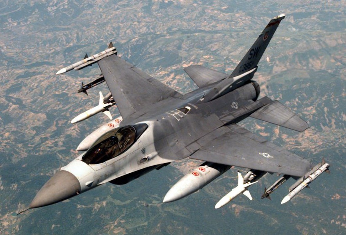 Ly do F-16 song tot trong thoi dai may bay tang hinh noi nhu con-Hinh-7