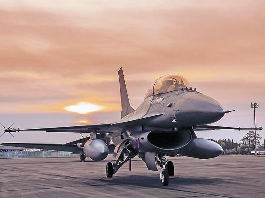 Ly do F-16 song tot trong thoi dai may bay tang hinh noi nhu con-Hinh-8