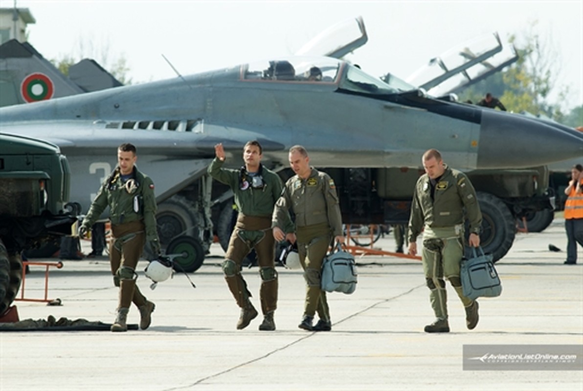 Bulgaria tha mua F-16 gia re hon nho Nga nang cap MiG-29-Hinh-8