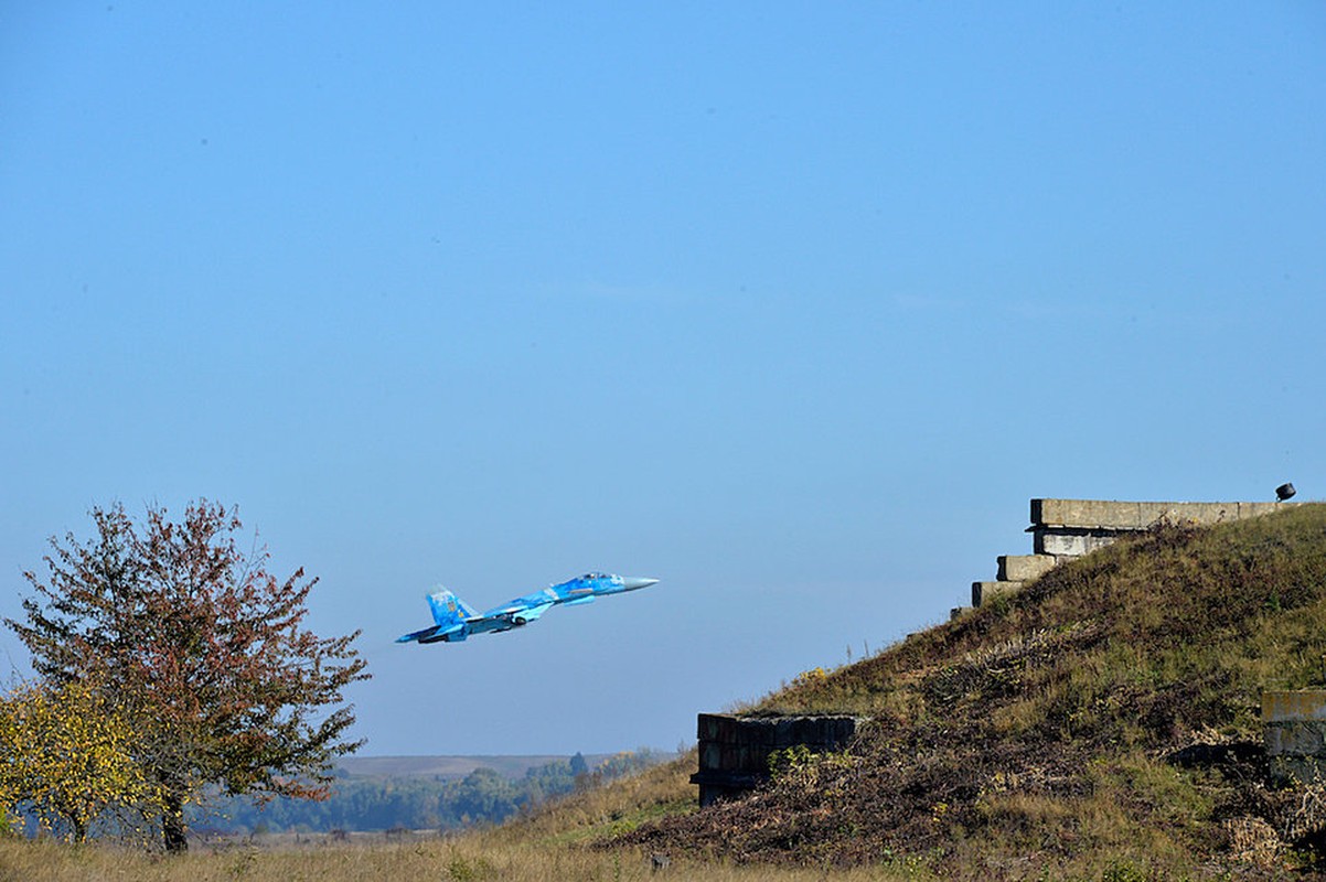 Di tim lai lich chien dau co Su-27 vua roi o Ukraine-Hinh-4