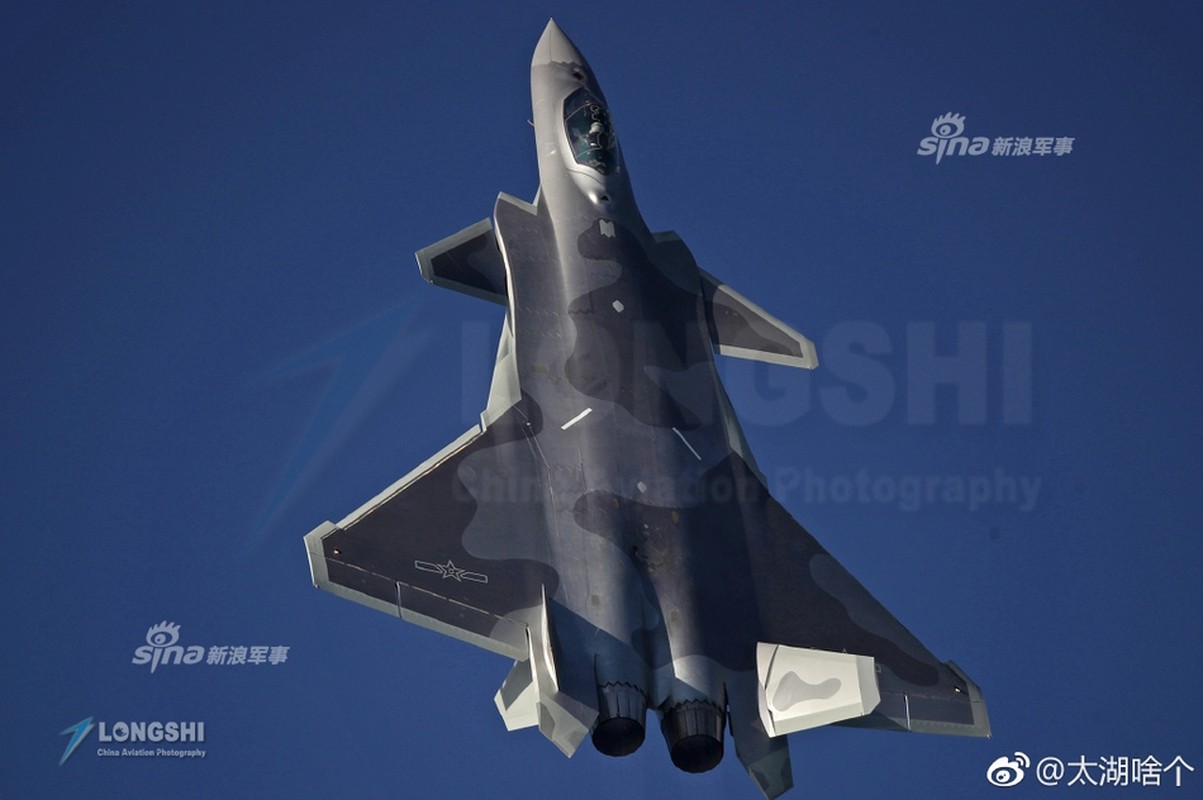 J-20 tung canh mo man Trien lam Hang khong Quoc te Chu Hai-Hinh-7