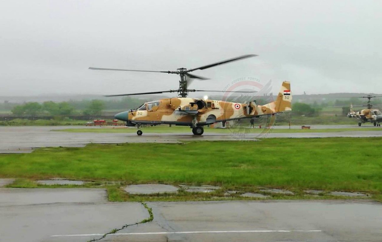 Chan dong: Truc thang Ka-52 loi khung, Ai Cap hot hoang mua Apache-Hinh-6