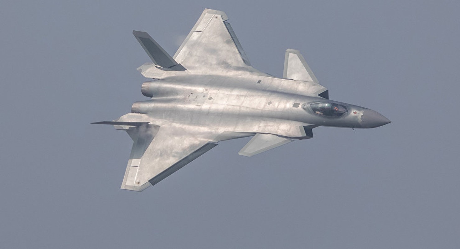 Bao My: Chien dau co J-20 sinh ra la de F-15 danh bai