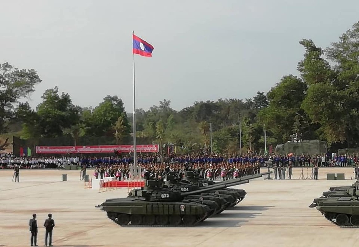 Choang ngop suc manh quan doi Lao chuan bi cho duyet binh-Hinh-5