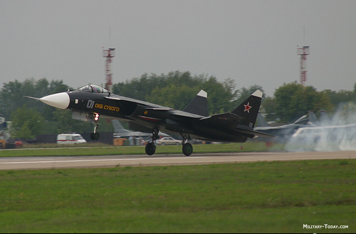 Sukhoi S-37 va su ra doi ra cua chien dau co tang hinh Nga-Hinh-4