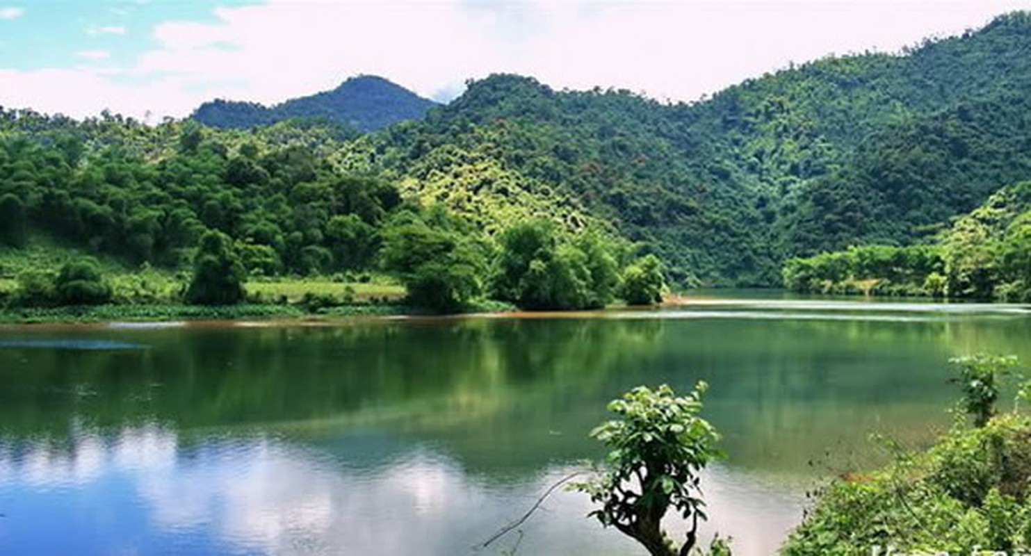 Bi an mien Tay xu Nghe: “Thuy quai” nang hang yen, dai ca met