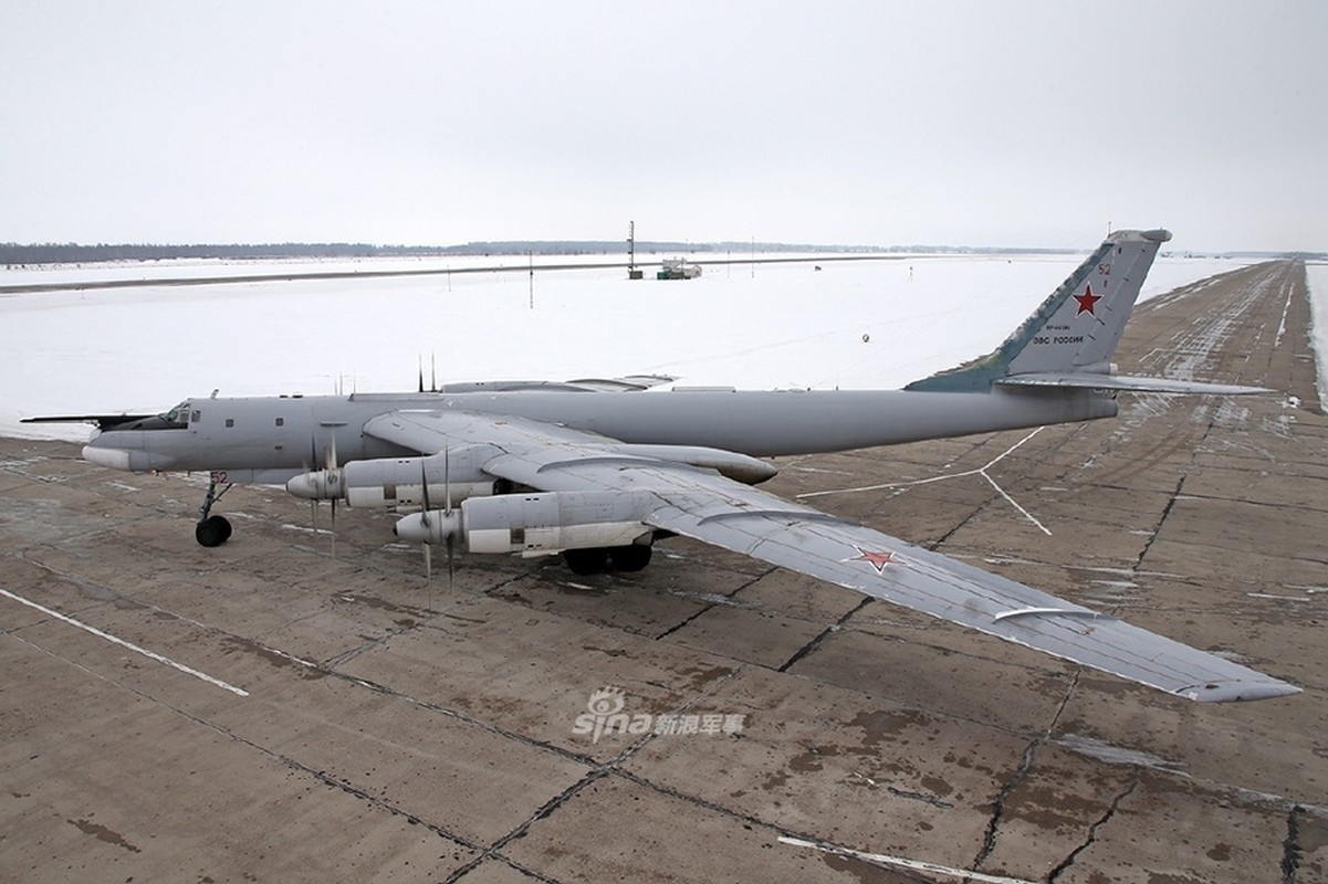 Ngam “ong gia” Tu-95 cua Nga cat canh trong nhiem vu moi-Hinh-6