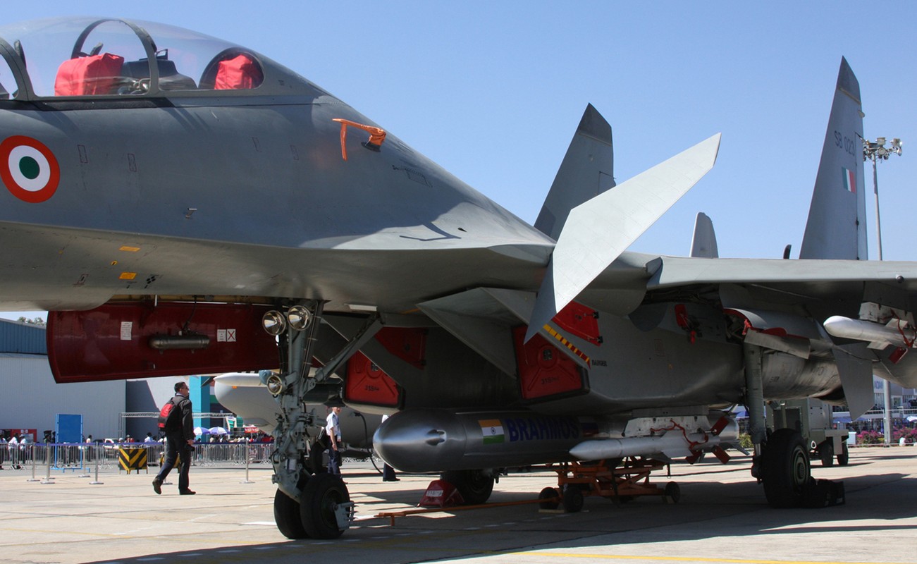 Sau Su-30MKI, An Do se mang ten lua BrahMos len MiG-29-Hinh-9