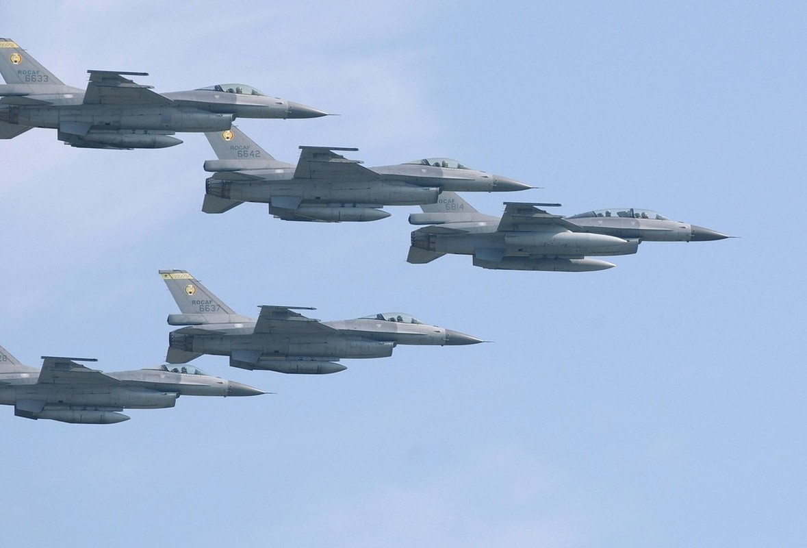 Chi 13 ty USD mua F-16, Dai Loan quyet vuc day khong quan-Hinh-7