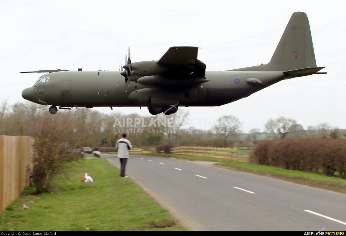 Vuong loi dong co, My cho 60 chiec C-130H 