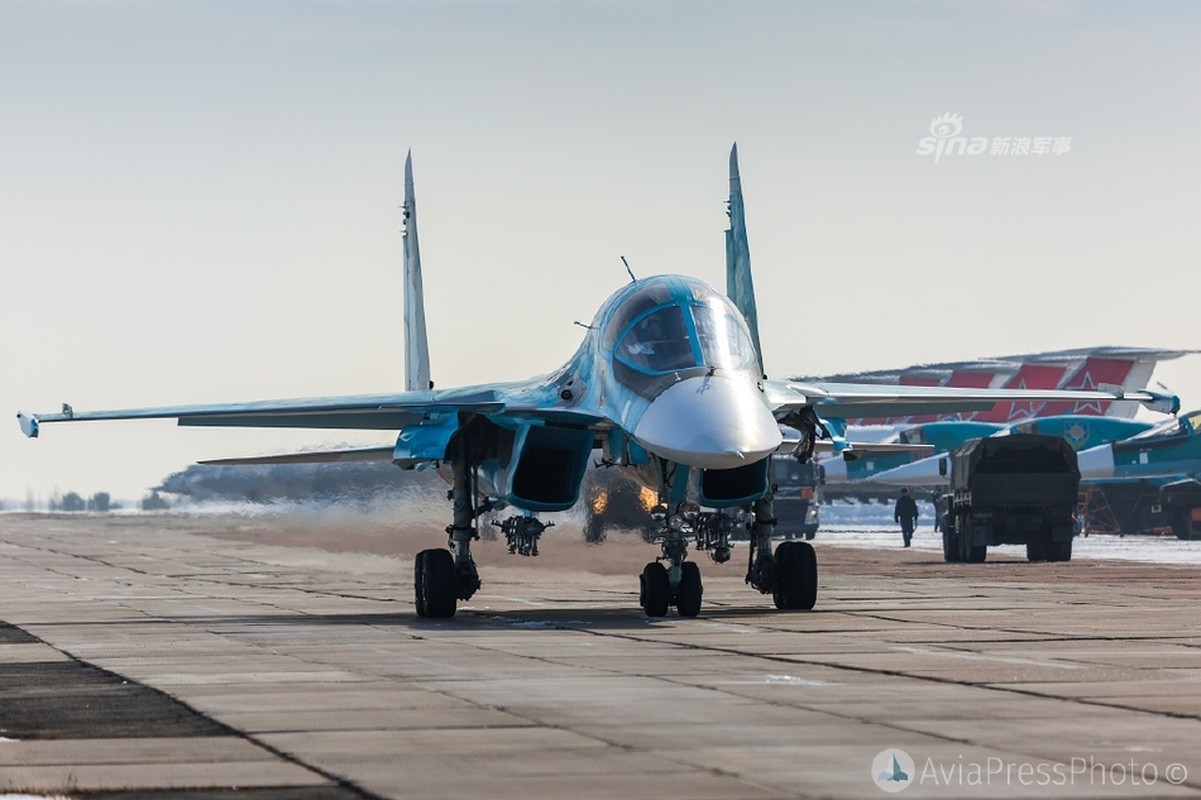 Sukhoi Su-34 mang bom gi trong ngay huan luyen dau nam?-Hinh-4