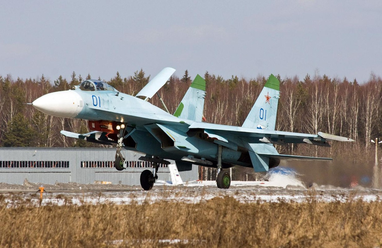 Den gio Nga van mang “lao tuong” Su-27 ra lua B-52 My-Hinh-4