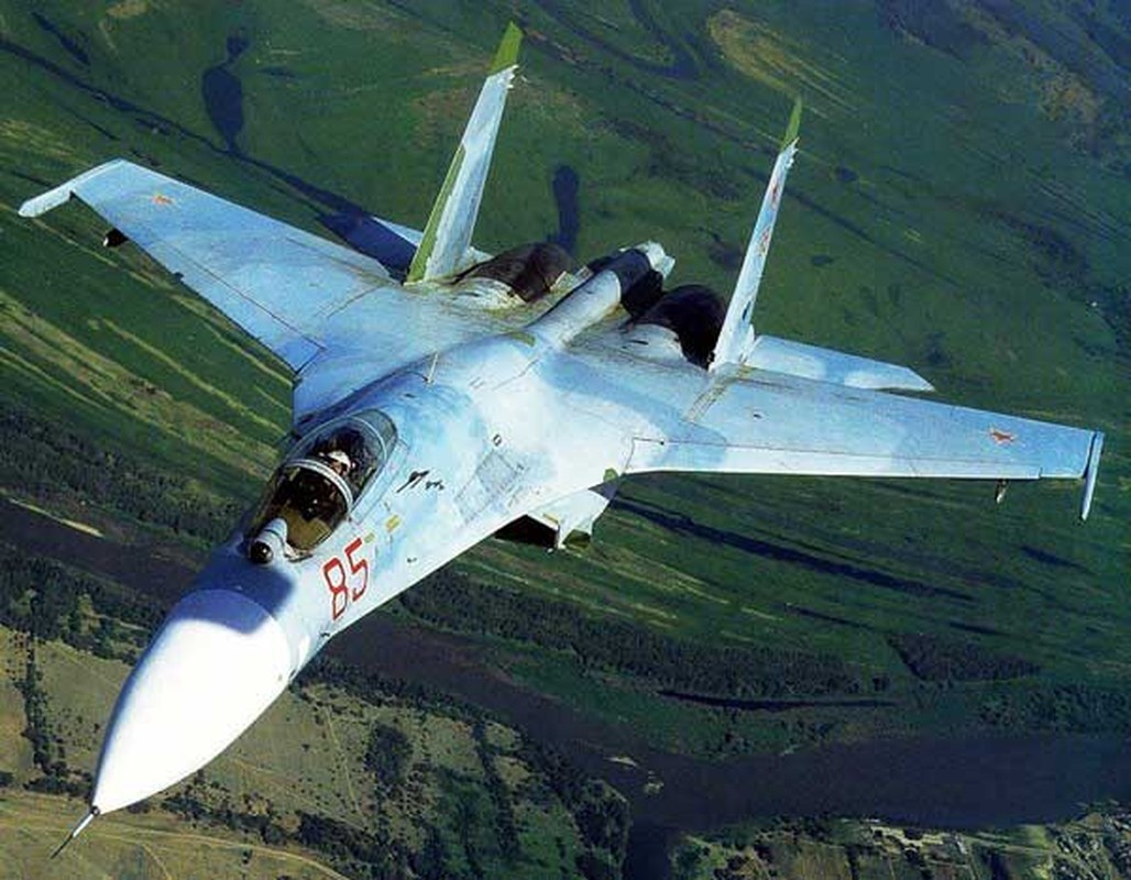 Den gio Nga van mang “lao tuong” Su-27 ra lua B-52 My-Hinh-5