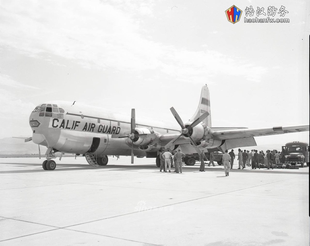 Can canh phien ban cho hang it tieng tam cua phao dai bay B-29-Hinh-2
