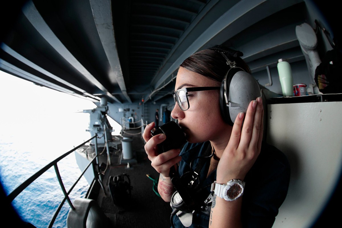 Cuoc song tren tau san bay USS Abraham Lincoln My dieu toi Trung Dong-Hinh-11