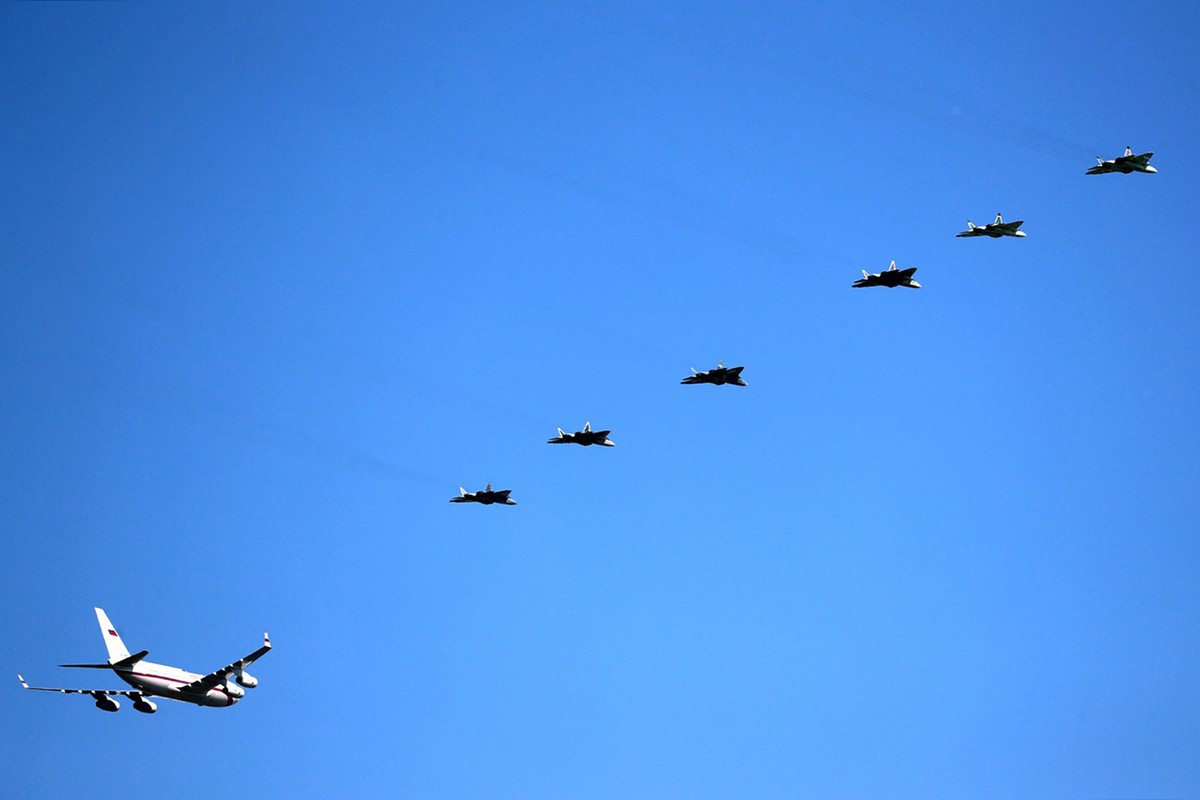 Tong thong Putin duoc tiem kich Su-57 ho tong di tham MiG-31-Hinh-2