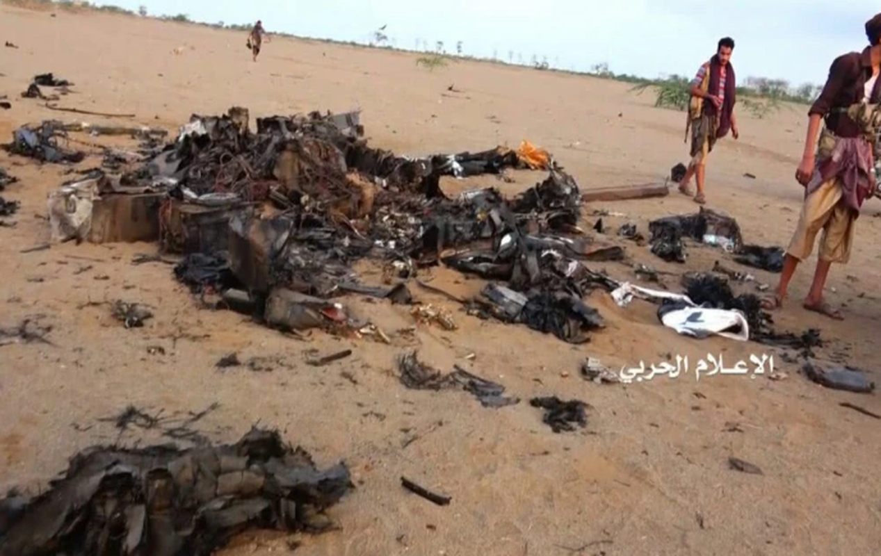 Doi quan chan dat Houthi lai ban ha UAV 