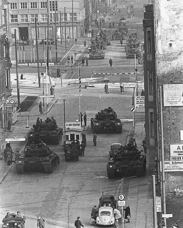 Checkpoint Charlie: 