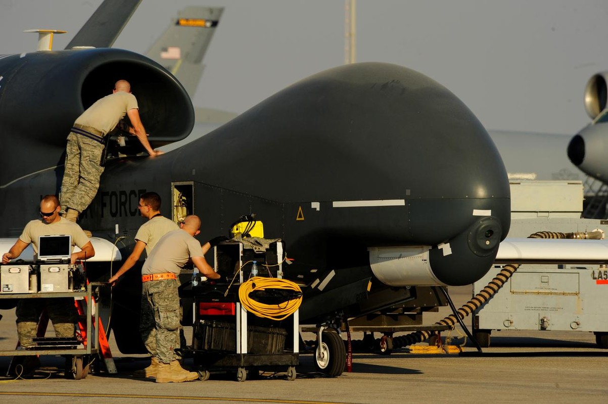 My: UAV bi ban ha la tai nan, Iran khang dinh do la “mot thong diep”-Hinh-8
