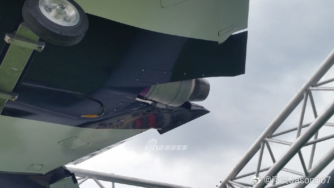 Can canh UAV tang hinh Nga lan dau mang den Army-2019-Hinh-7