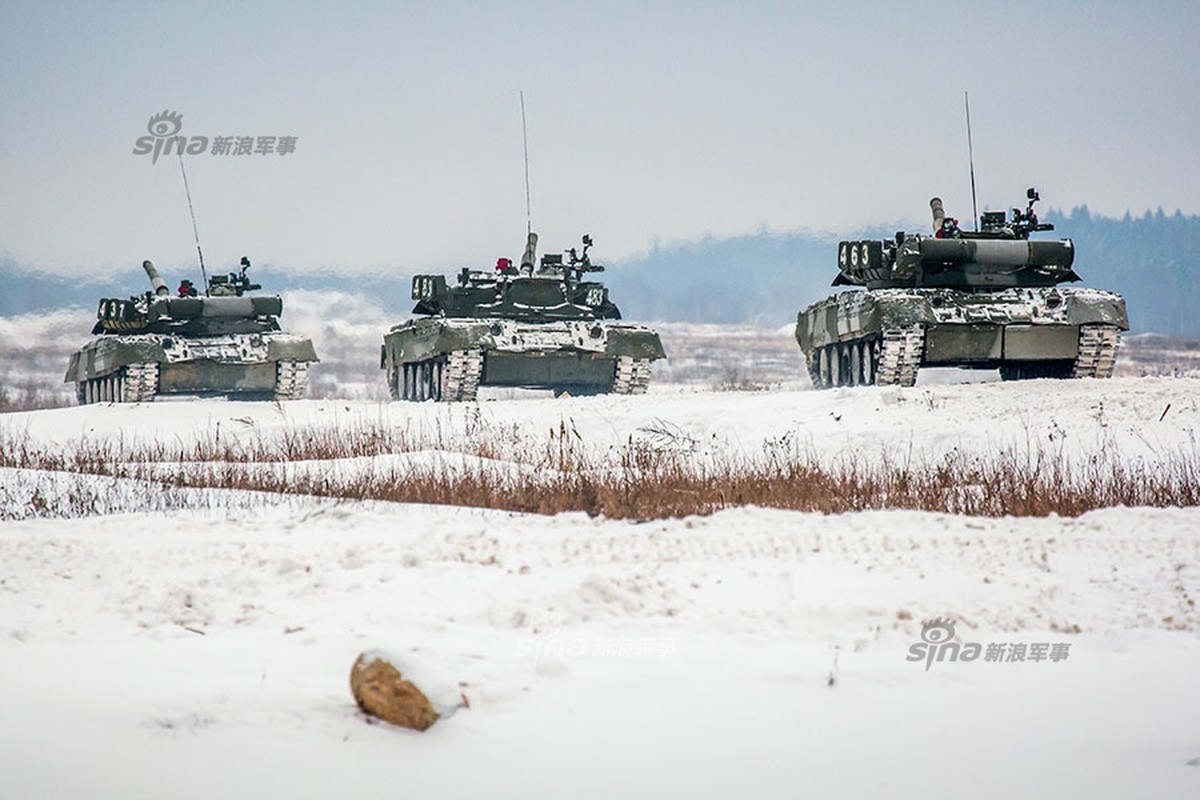 Nga mang T-80 cung kip lai nu tham gia dua tang Tank Biathlon-Hinh-8