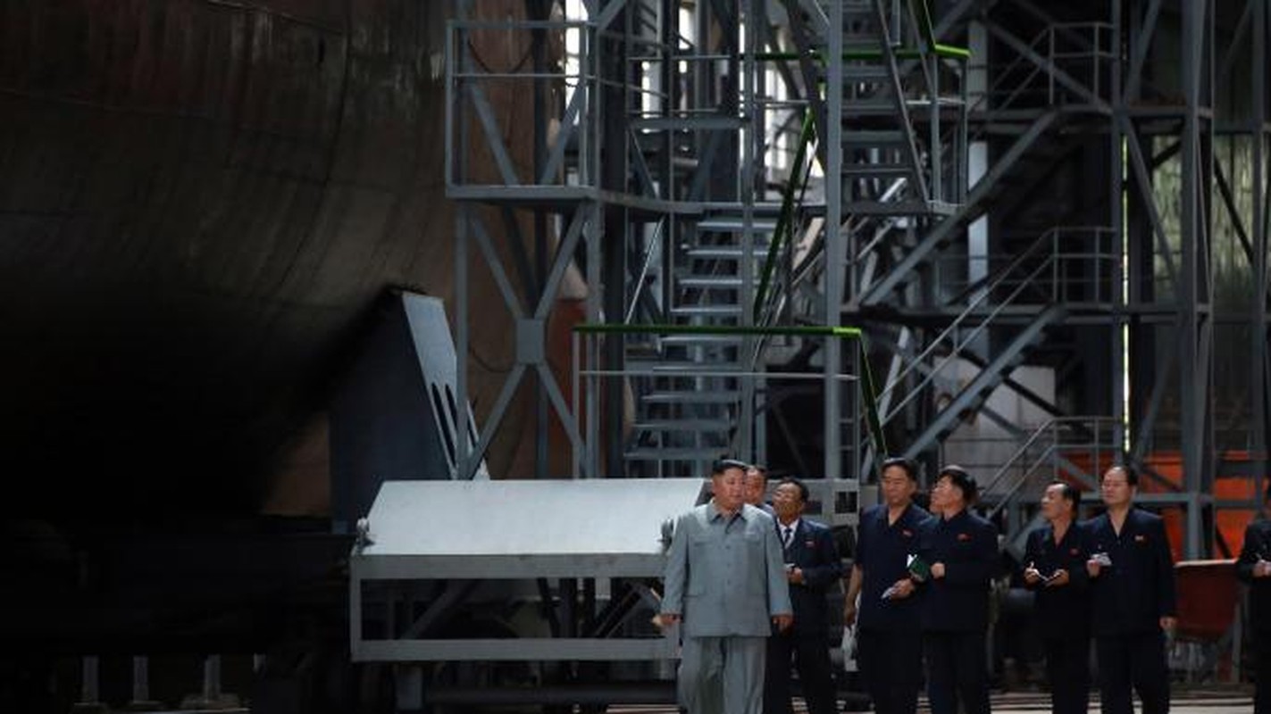 Nha lanh dao Kim Jong-un he lo tau ngam tan cong 