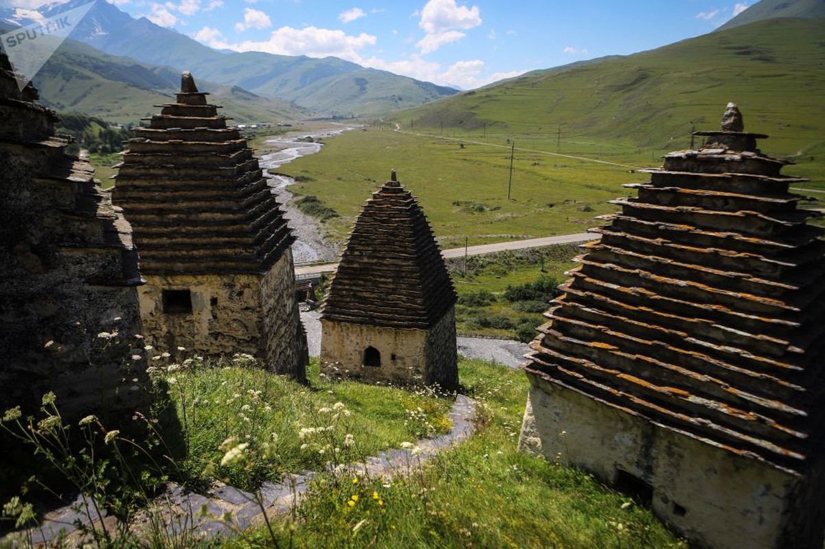 Lanh nguoi kham pha “thanh pho chet” o Cong hoa Bac Ossetia-Hinh-10