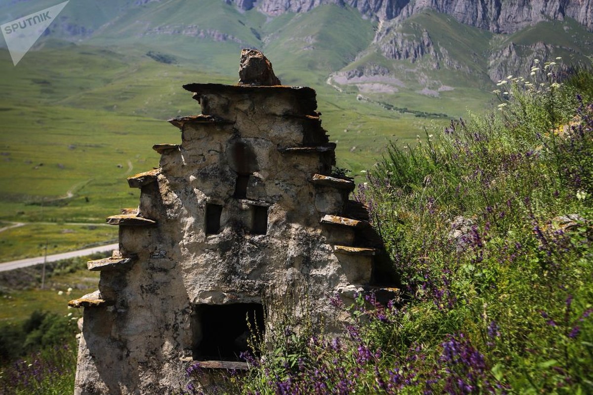 Lanh nguoi kham pha “thanh pho chet” o Cong hoa Bac Ossetia-Hinh-2