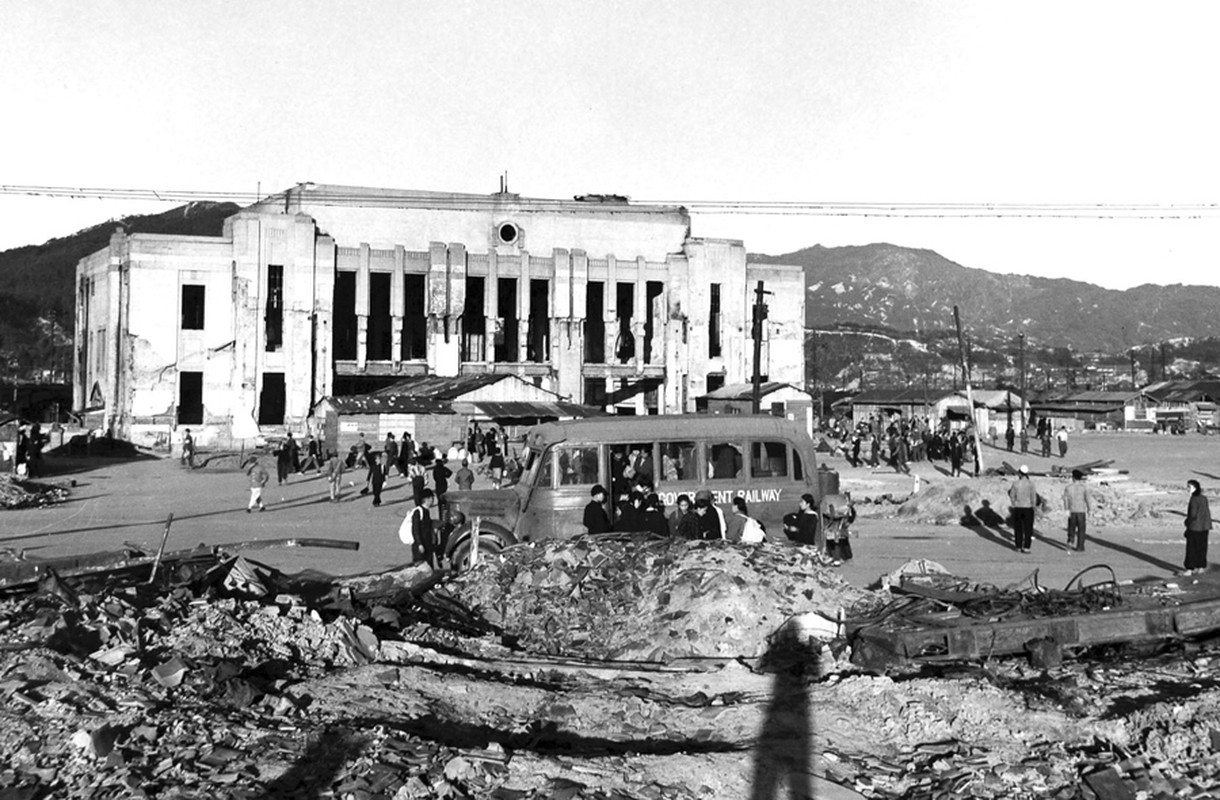 Ngay nay nam xua: Hiroshima hung chiu qua bom nguyen tu dau tien!-Hinh-7