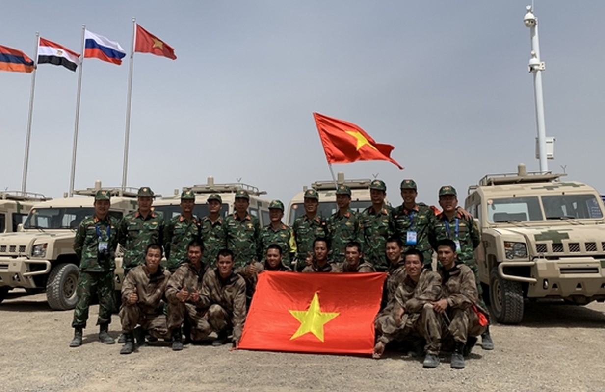 Tu hao huy chuong dau tien cua tuyen Hoa hoc Viet Nam tai Army Games-Hinh-4