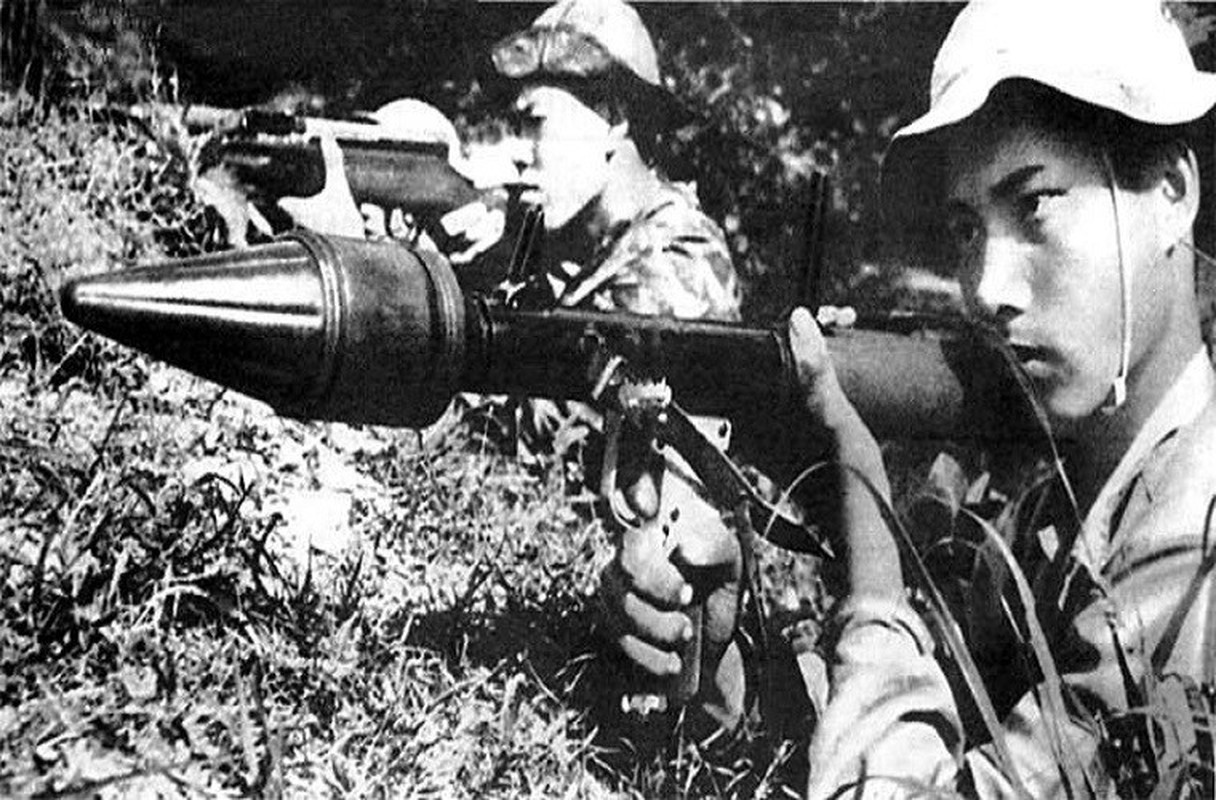 Sung chong tang B-40: Huyen thoai sanh ngang AK-47 trong chien tranh Viet Nam