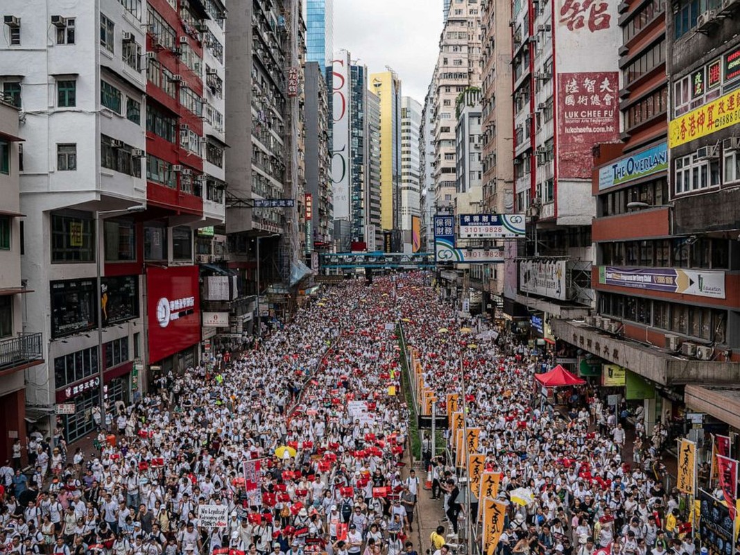 Nguoi xuyen tac bieu tinh Hong Kong tren mang deu se bi 