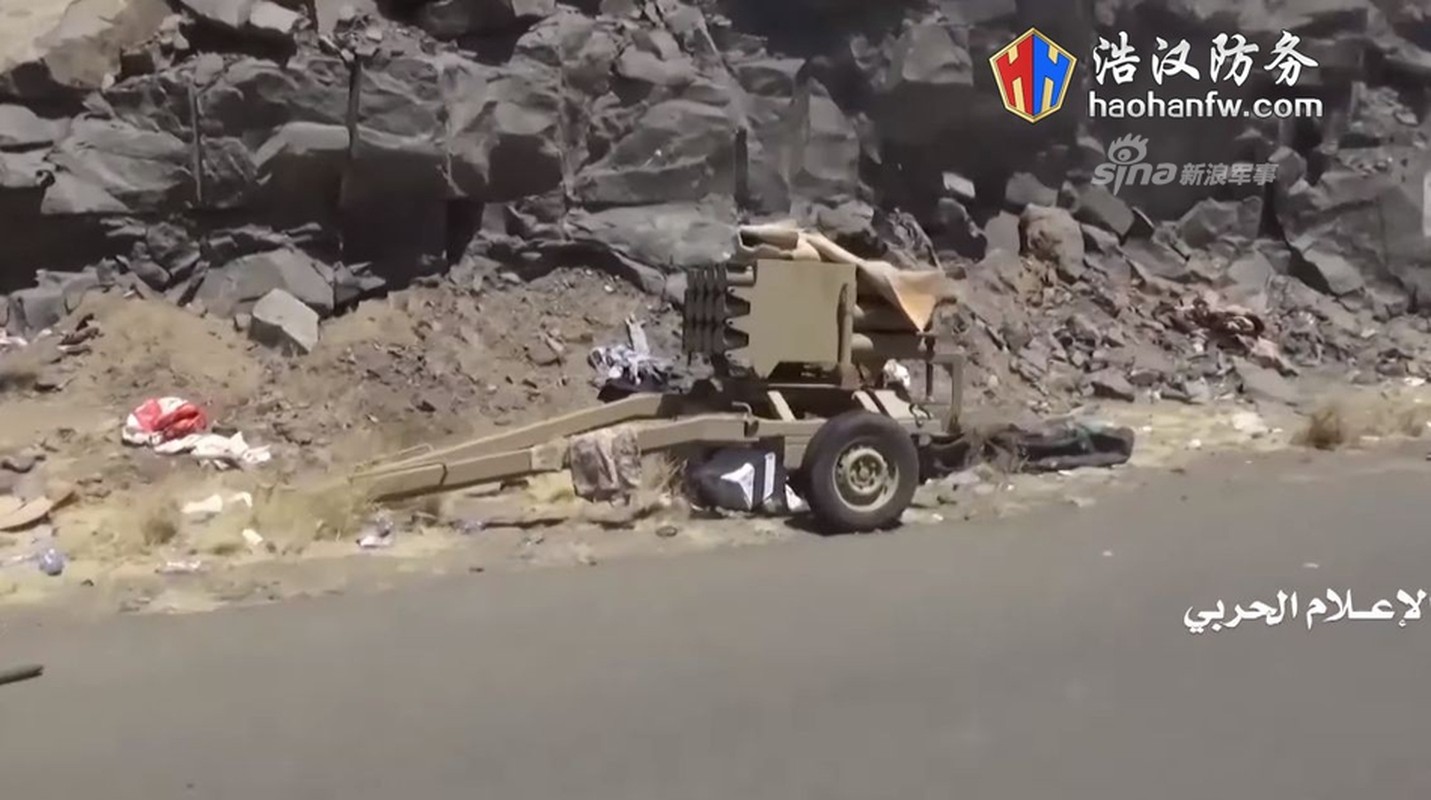Phien quan Houthi phuc kich du doi, thiet giap LAV cua Saudi Arabia tan nat-Hinh-11