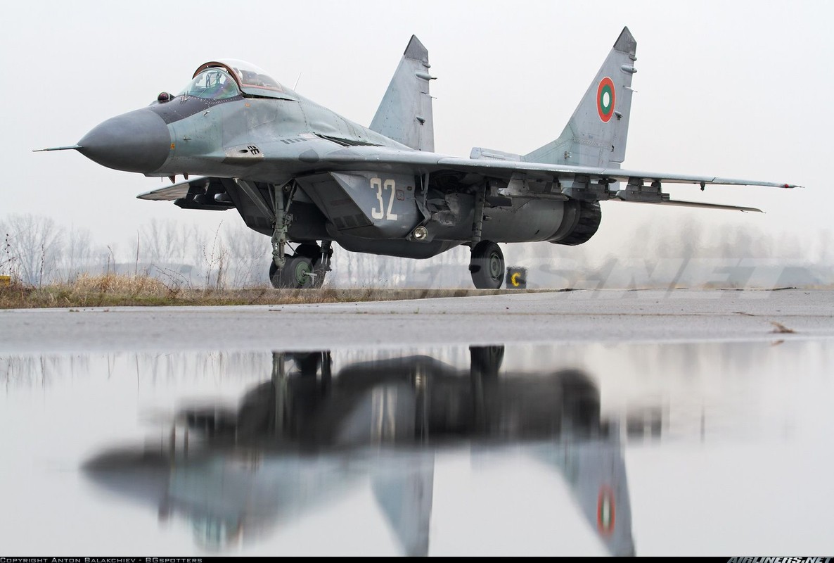 Khong quan My mang F-16 sang Bulgaria hoc cach ha MiG-29 Lien Xo-Hinh-9