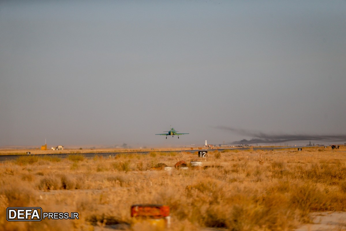 Khong quan Iran huan luyen phi cong bang may bay giong het F-5 My-Hinh-5