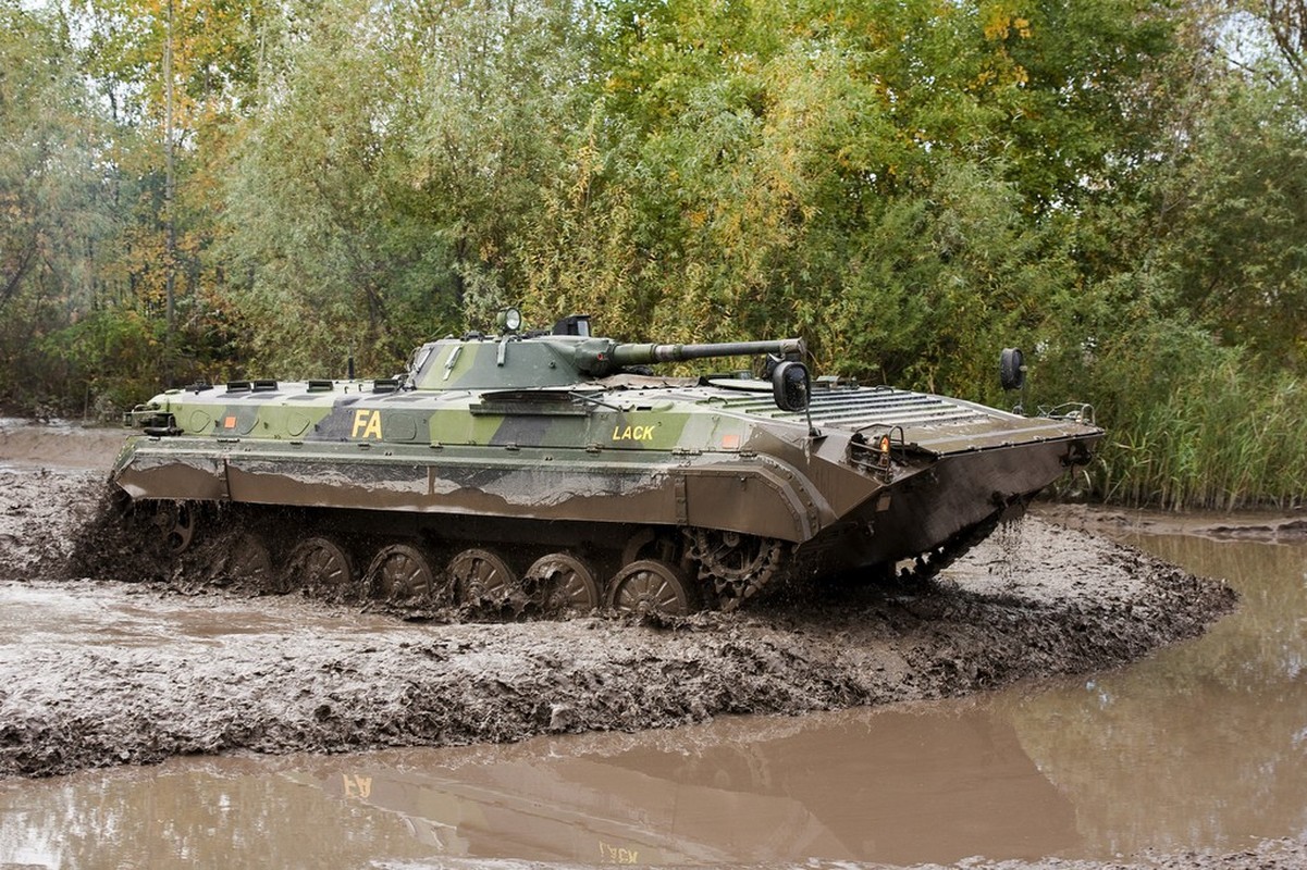 Viet Nam co the mua loat xe chien dau BMP-1/2 gia re tu Czech-Hinh-3