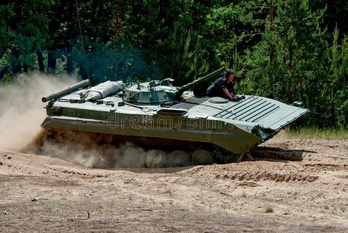 Viet Nam co the mua loat xe chien dau BMP-1/2 gia re tu Czech-Hinh-9