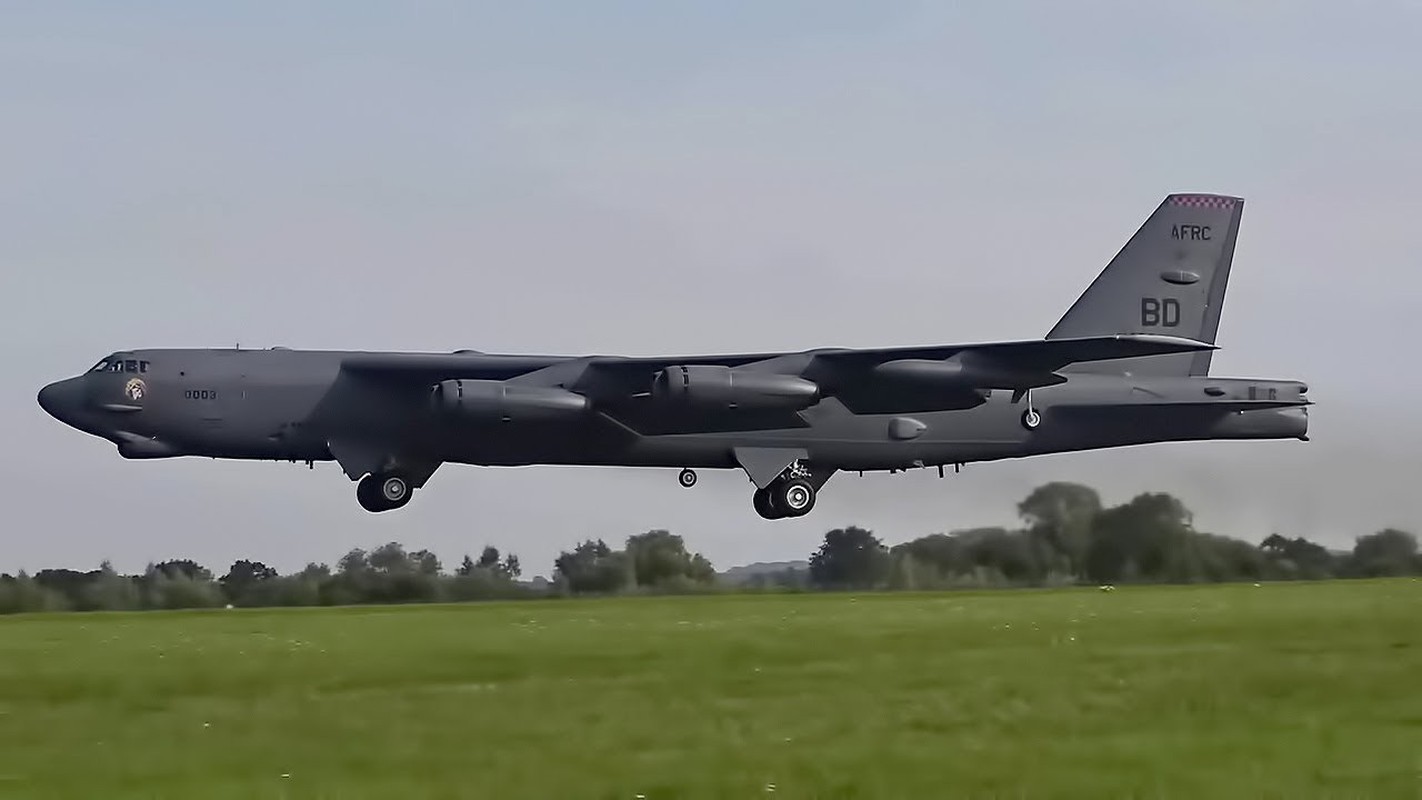 Phao dai bay B-52 My ap sat ban dao Crimea, Nga lo sot vo-Hinh-12