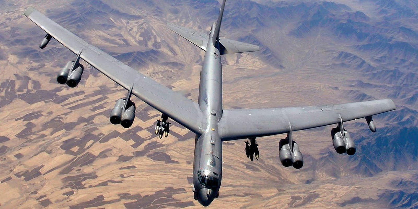 Phao dai bay B-52 My ap sat ban dao Crimea, Nga lo sot vo-Hinh-8