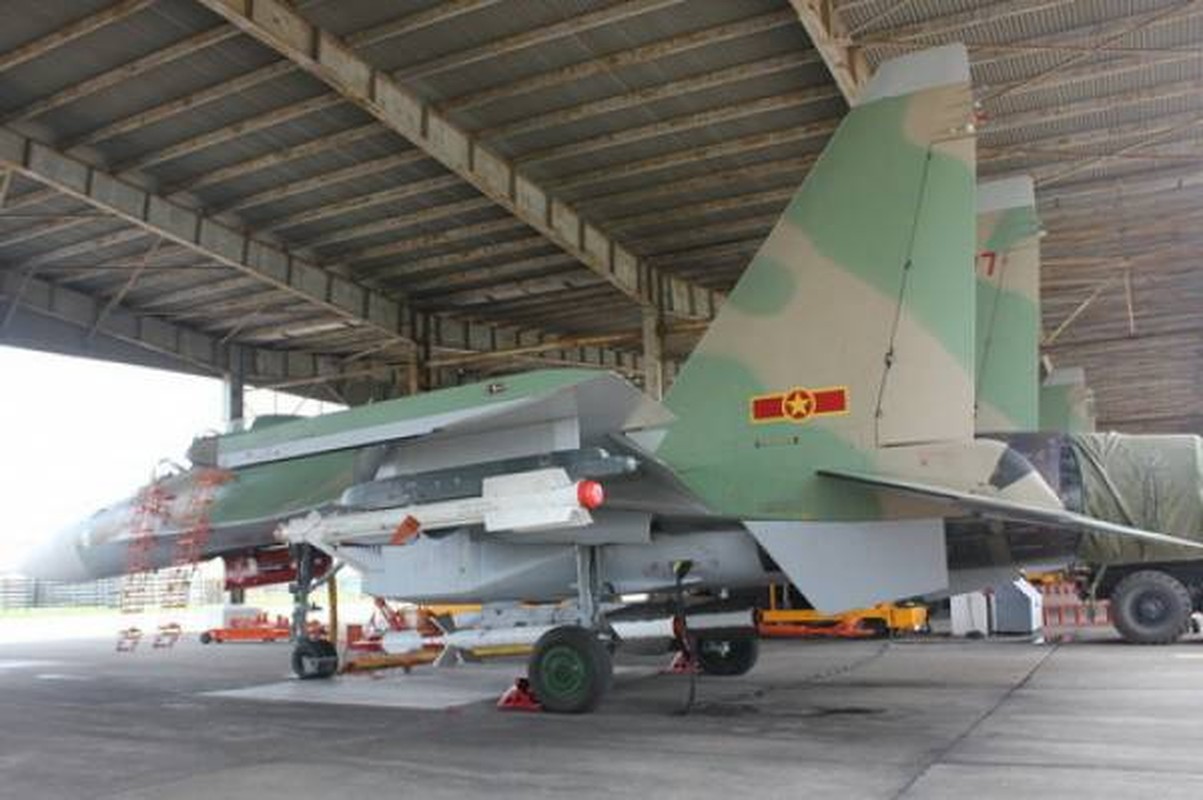 Tiem kich Su-27 Viet Nam sau khi dai tu da… giong het Su-30MK2-Hinh-14