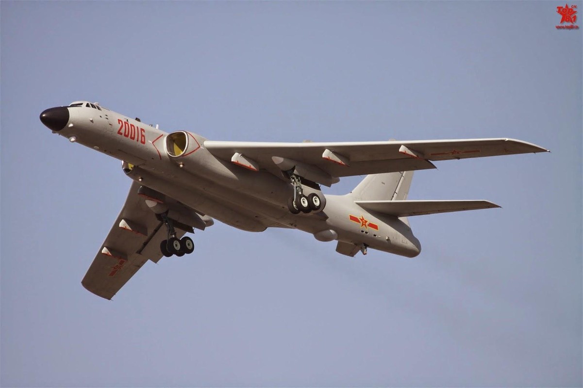 Trung Quoc quang cao may bay nem bom H-6N: 