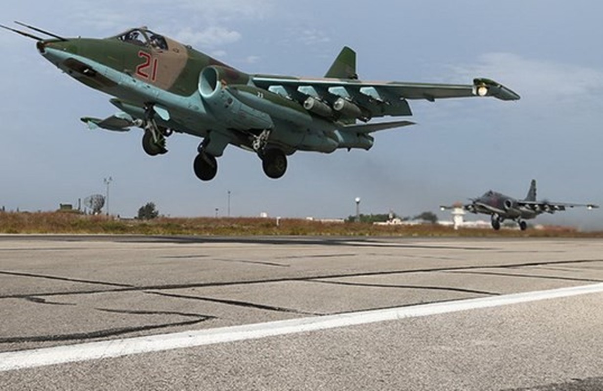 Su-25 san sang doi bom neu luc luong quan canh Nga bi tan cong-Hinh-14