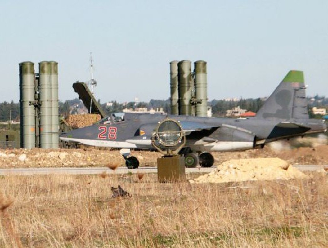 Su-25 san sang doi bom neu luc luong quan canh Nga bi tan cong-Hinh-9