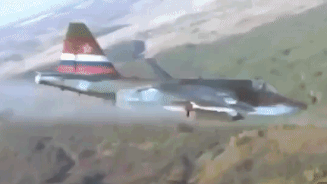 Su-25 san sang doi bom neu luc luong quan canh Nga bi tan cong