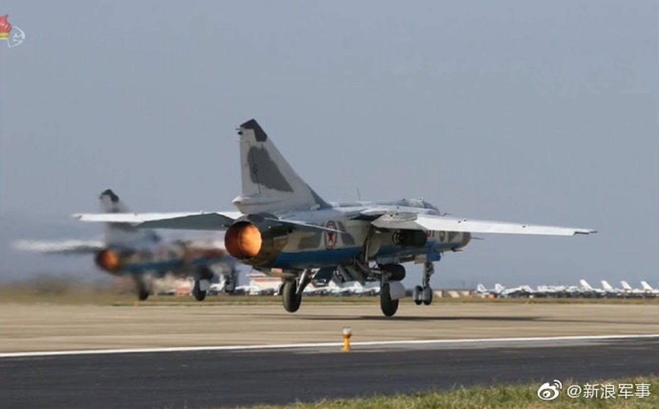 MiG-21 Viet Nam cho ve huu tu lau, Trieu Tien van mang ra tap tran-Hinh-7