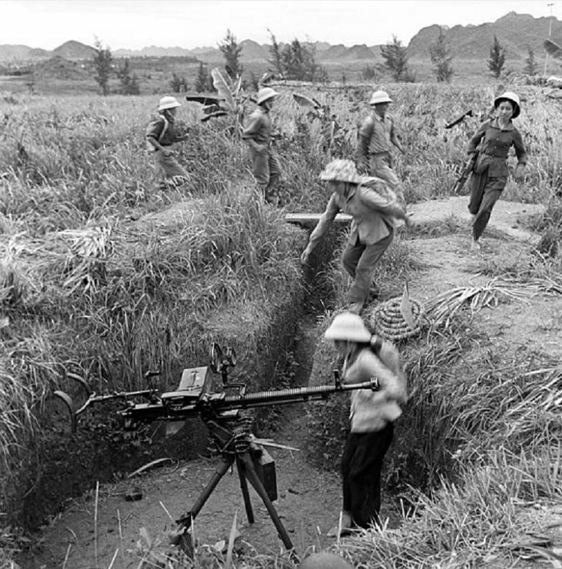 Diem lai loat vu khi da tro thanh bieu tuong cua nguoi linh bo doi Cu Ho-Hinh-14