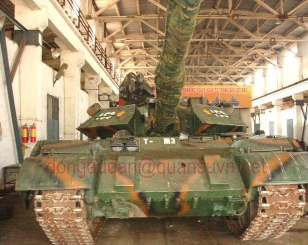 Anh hiem: Sieu tang T-54 Viet Nam dung co nong 105mm dat do trong qua khu