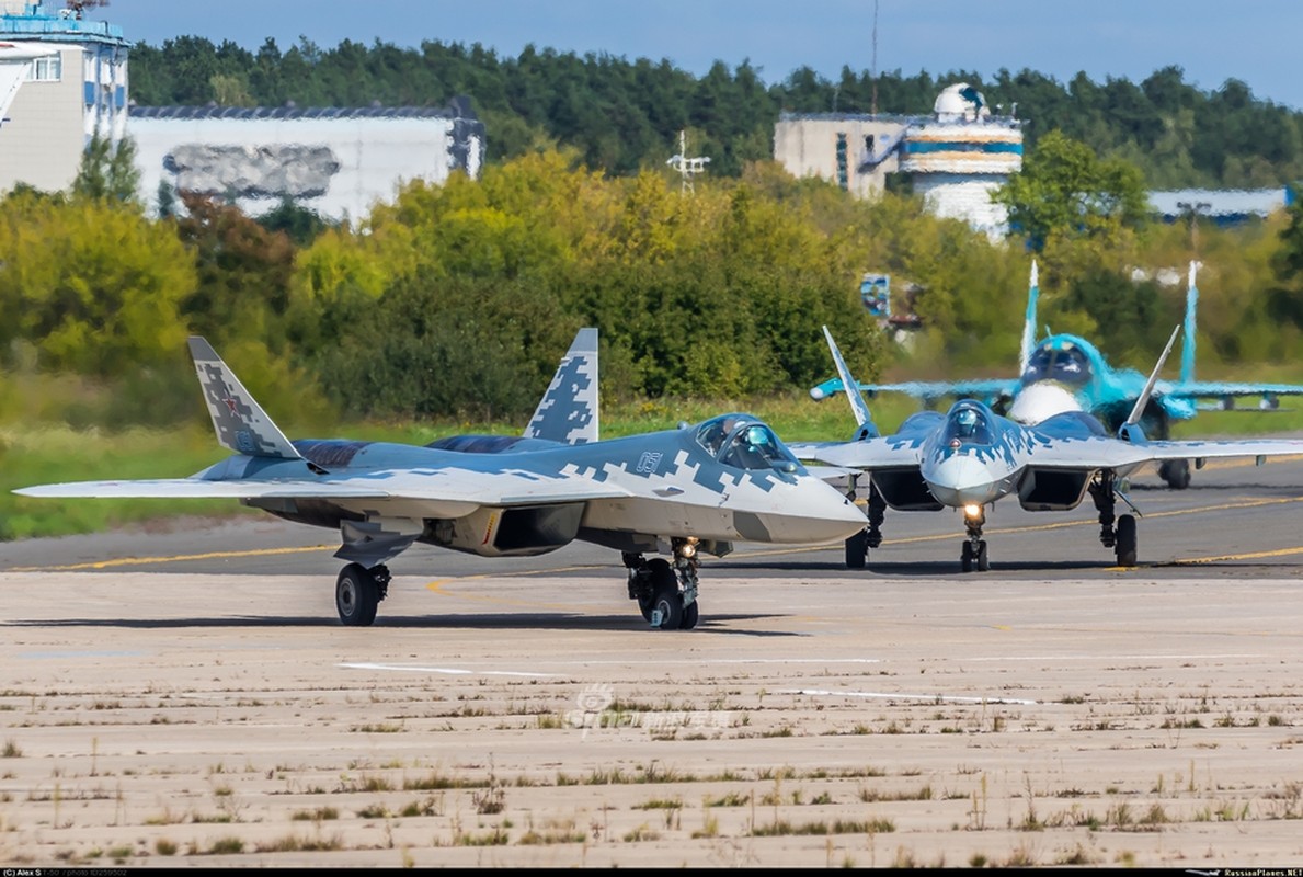 Nga mang Su-57 ra trinh dien 