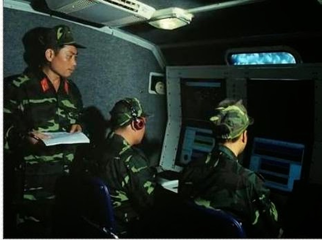 Bat ngo voi he thong radar Viet Nam thiet ke nguy trang trong thung… container-Hinh-10
